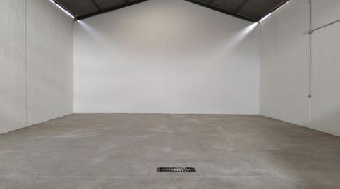 Foto 3 von Fabrikhallen zur Miete in La Paz, Alcalá de Guadaira