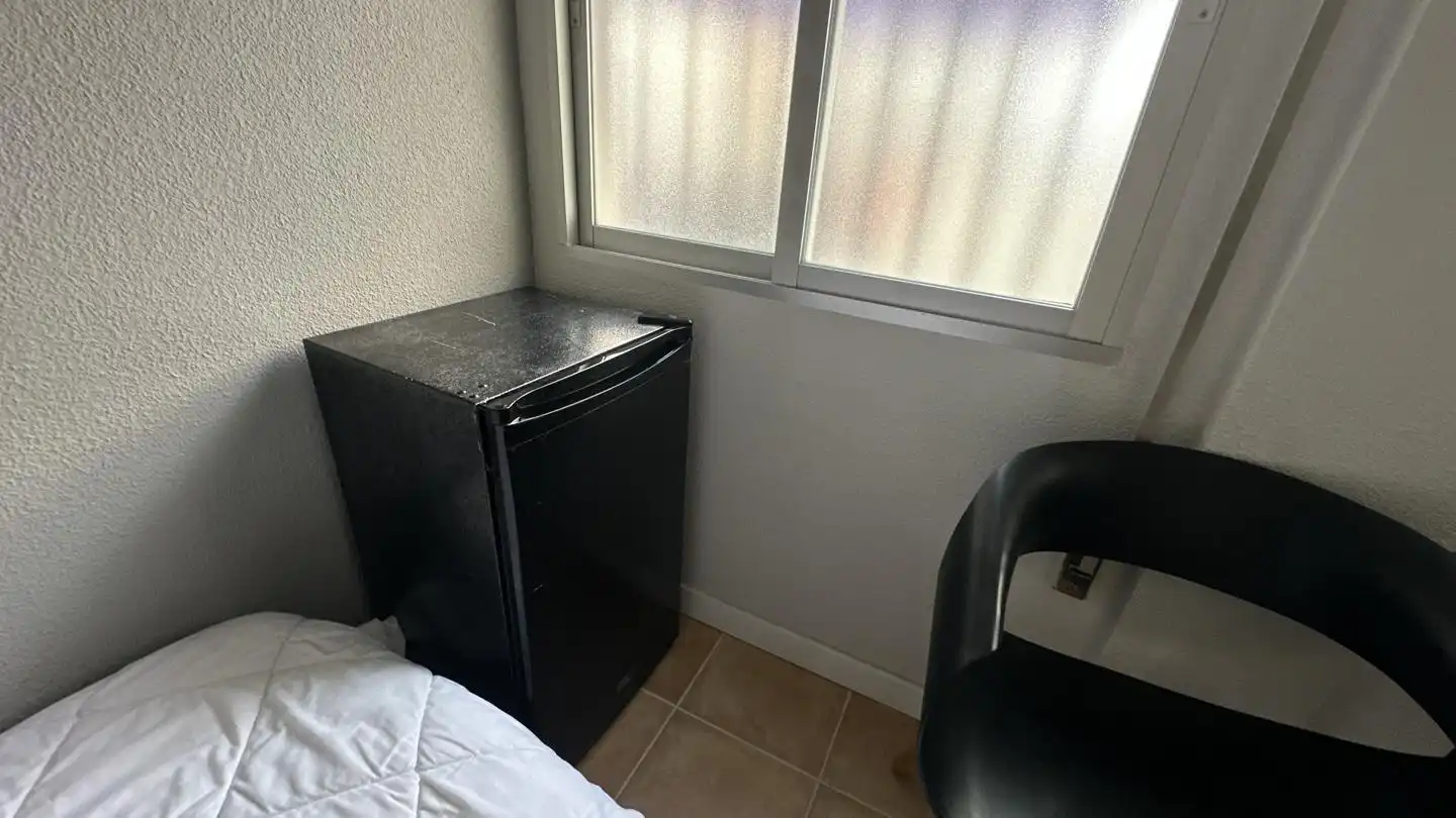 Dormitori de Planta baixa per a compartir en Madrid amb Moblat