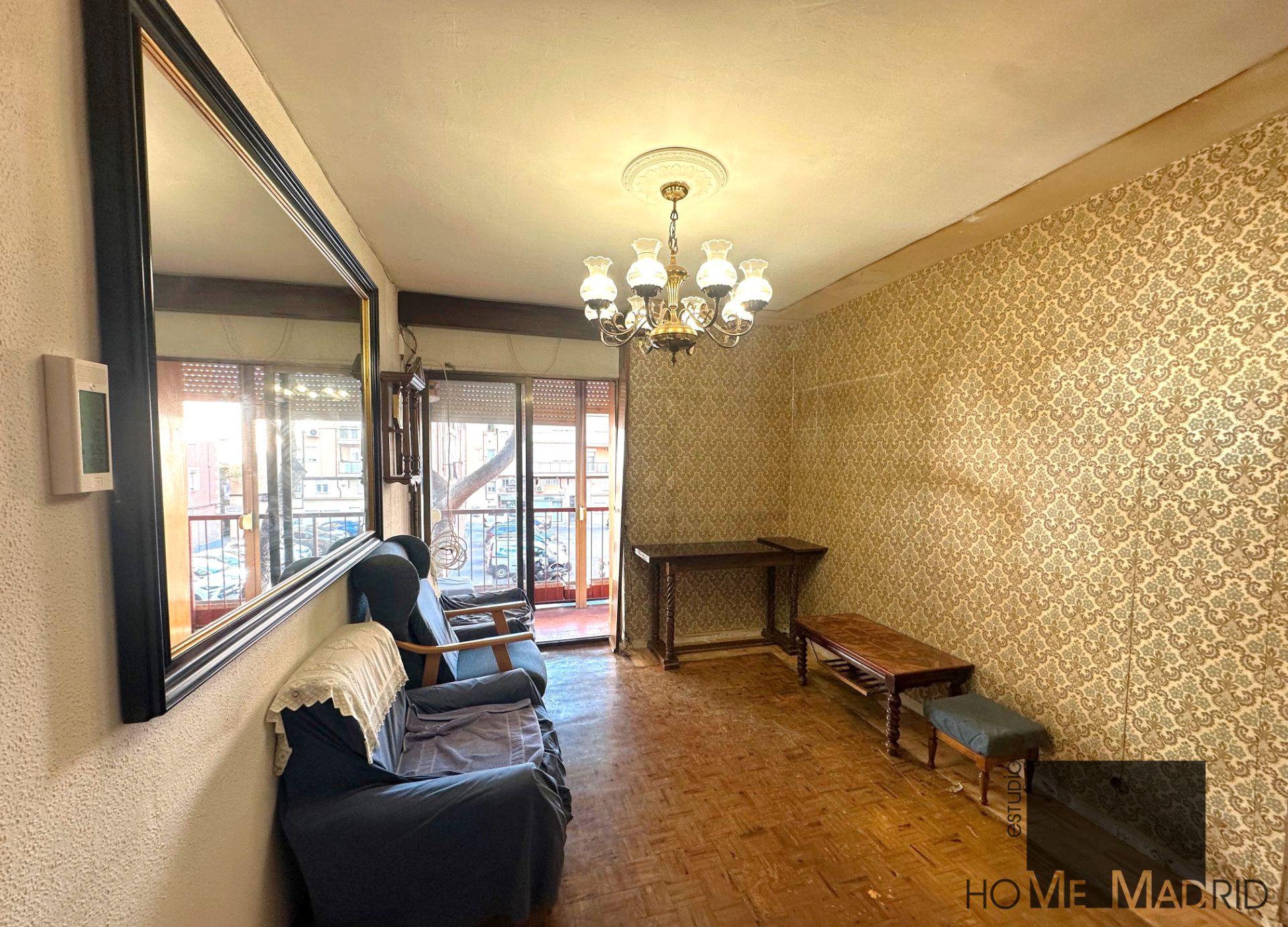 Living room of Flat for sale in  Madrid Capital  with Heating, Parquet flooring and Terrace