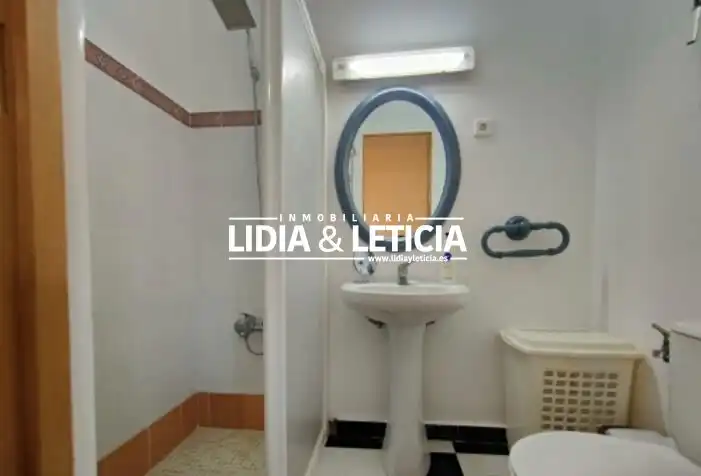 Bathroom of Houses for sale in El Viso del Alcor  with Private garden, Swimming Pool and Furnished
