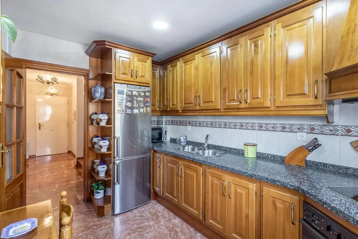 Cocina de Casa adosada en venta en Las Gabias con Calefacción, Jardín privado y Terraza
