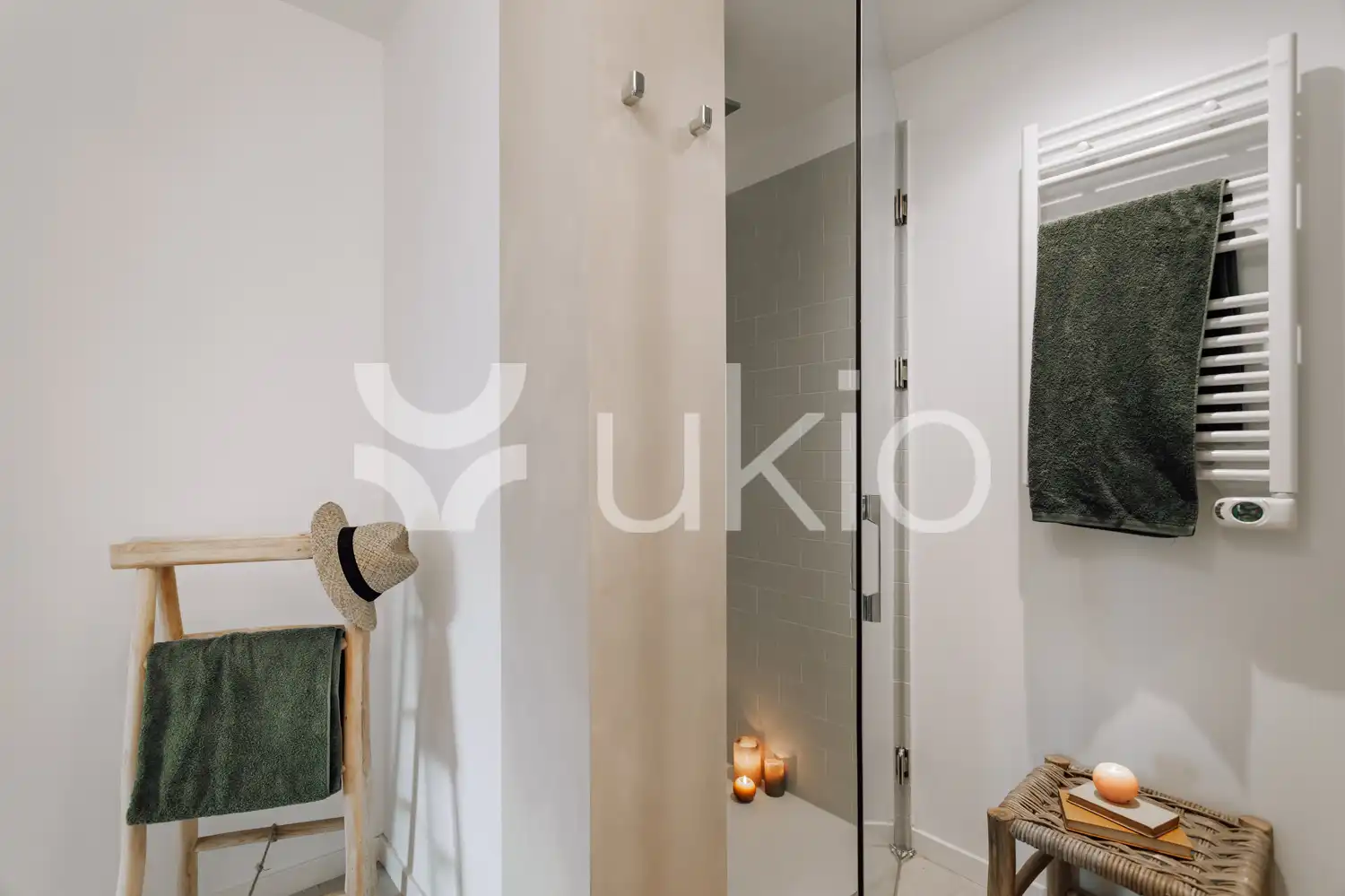 Bathroom of Apartments for rent in Barcelona  with Heating, Furnished and Oven