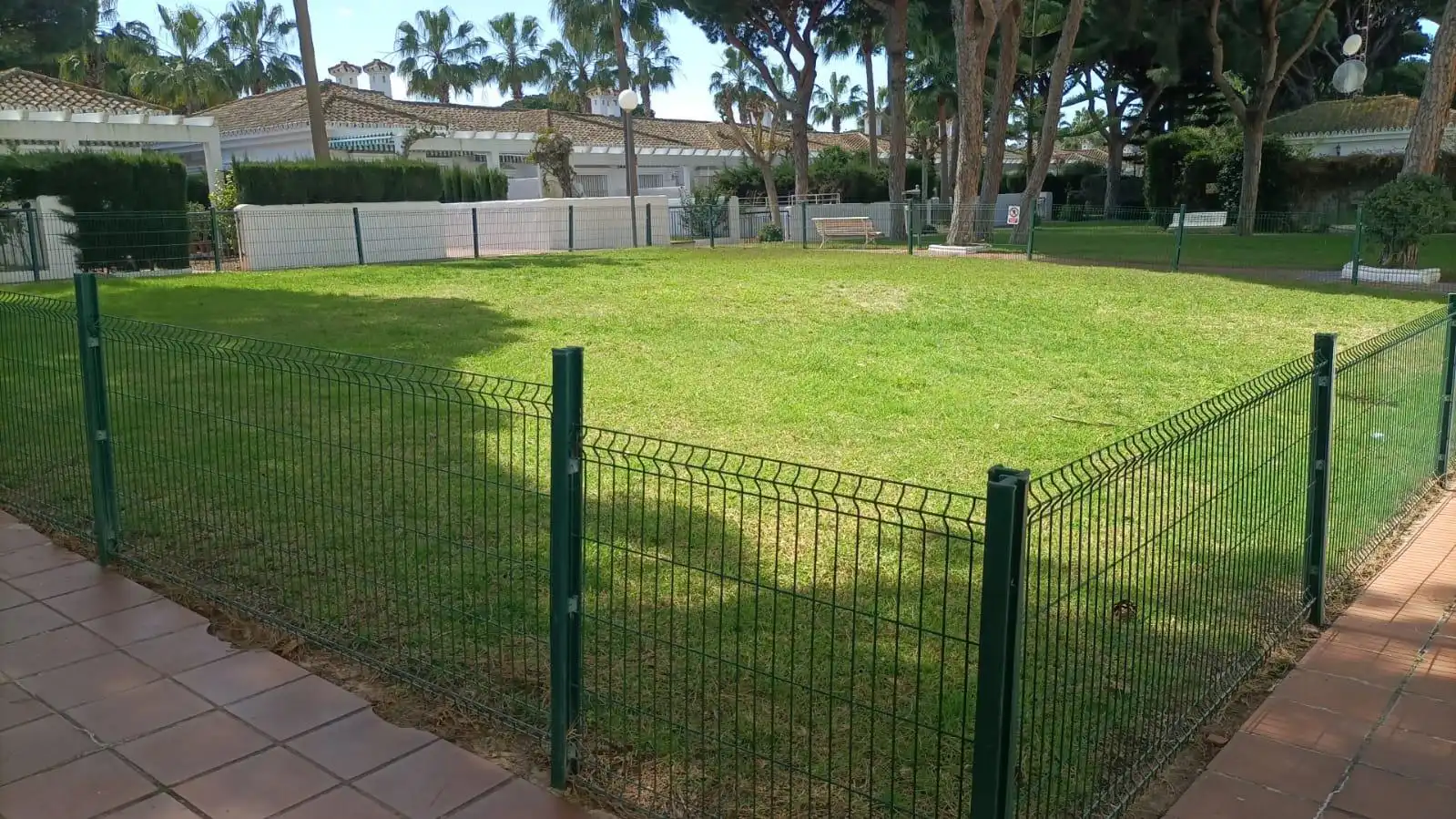 Jardí de Apartament en venda en Chiclana de la Frontera amb Jardí privat, Terrassa i Moblat
