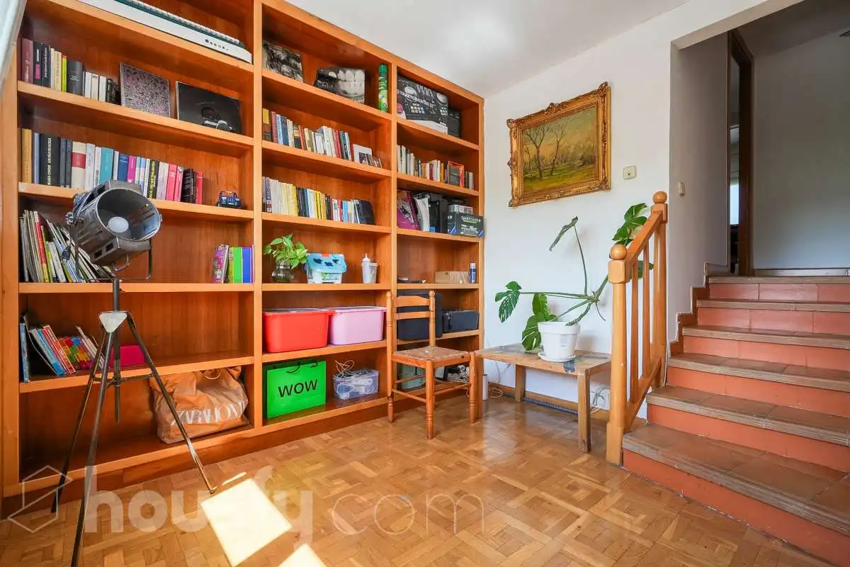 Sala d'estar de Casa o xalet en venda en Pozuelo de Alarcón amb Aire condicionat, Calefacció i Jardí privat