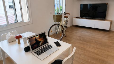 Foto 4 de Piso en venta en Carrer de Travau, El Turó de la Peira, Barcelona Capital