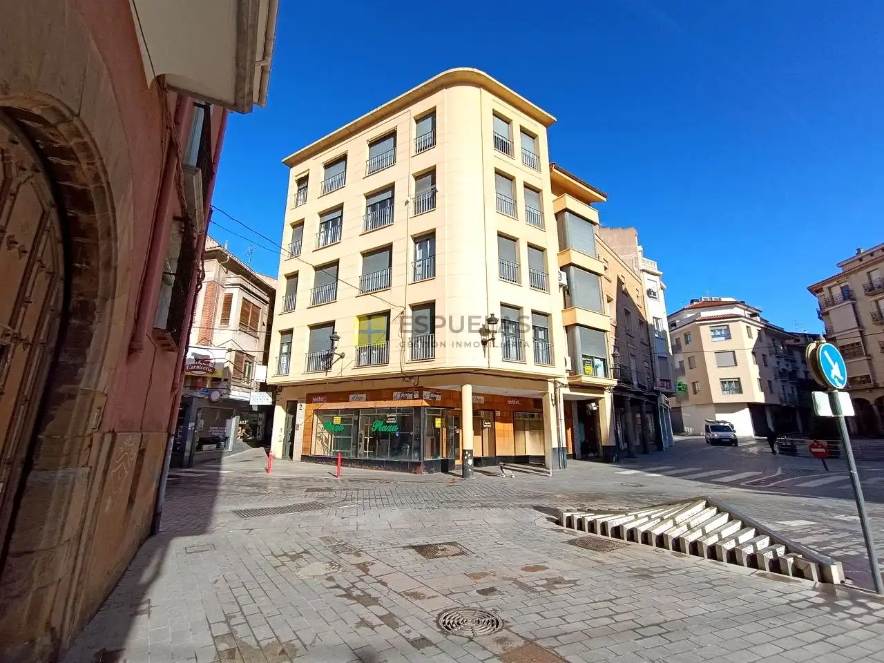 Vista exterior de Oficina de alquiler en Arnedo