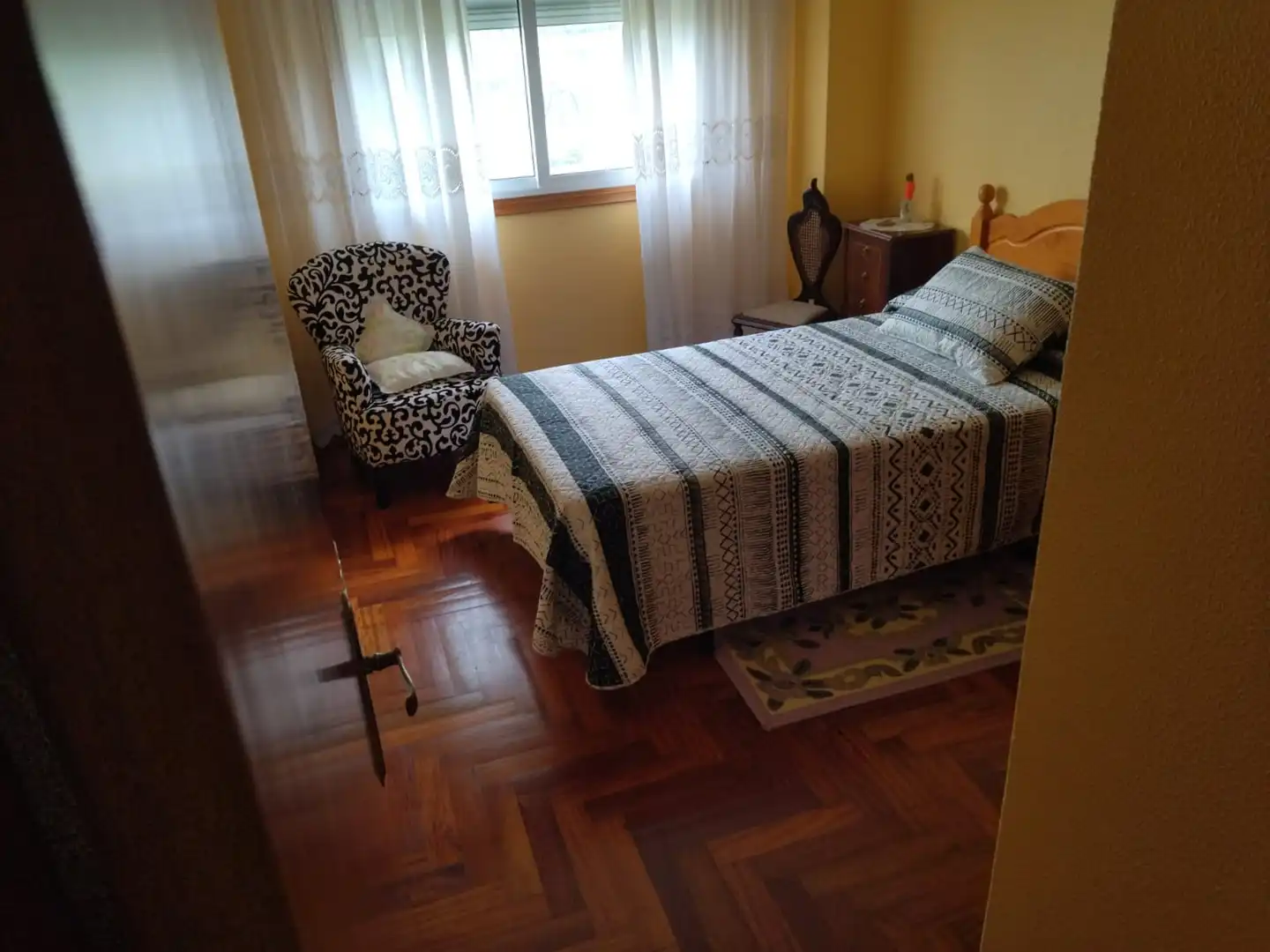Dormitori de Casa o xalet en venda en Ponteareas amb Calefacció, Jardí privat i Parquet