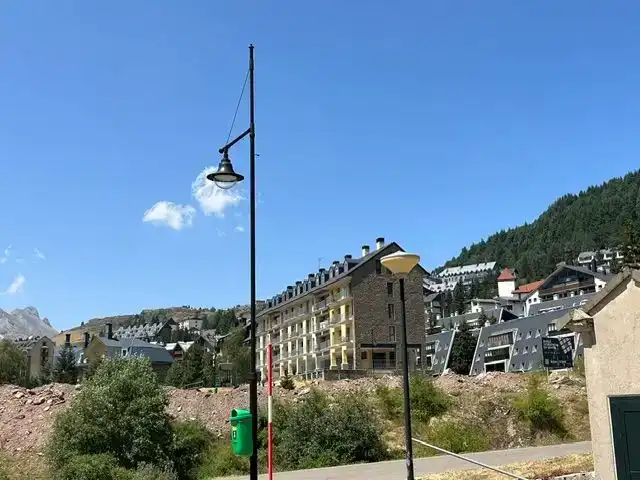 Vista exterior de Apartament de lloguer en Aisa amb Parquet, Traster i Moblat