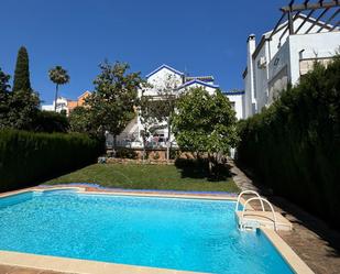 Jardí de Casa o xalet en venda en Marbella amb Aire condicionat, Jardí privat i Terrassa
