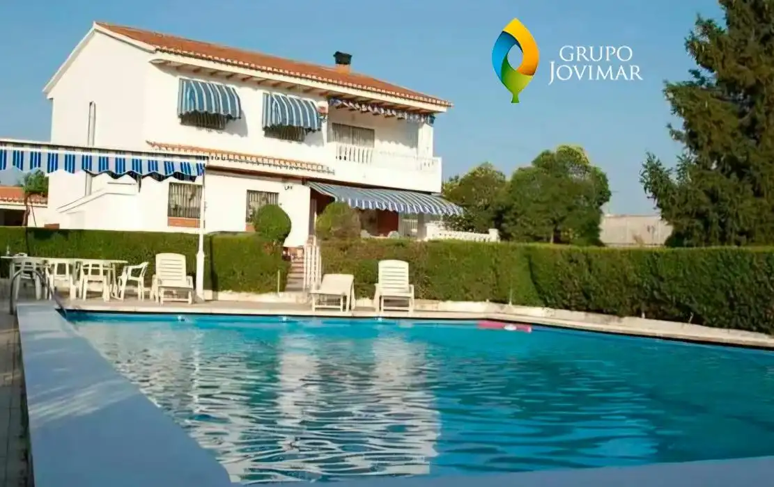 Piscina de Casa o chalet en venta en Guadix con Calefacción, Piscina y Amueblado