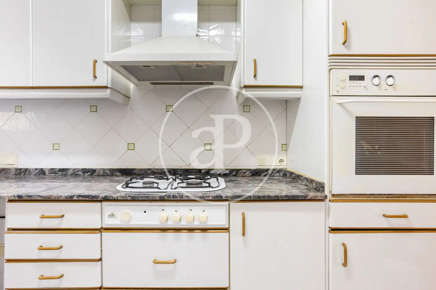 Küche von Wohnung zum Verkauf in Valencia mit Klimaanlage, Heizung und Privatgarten