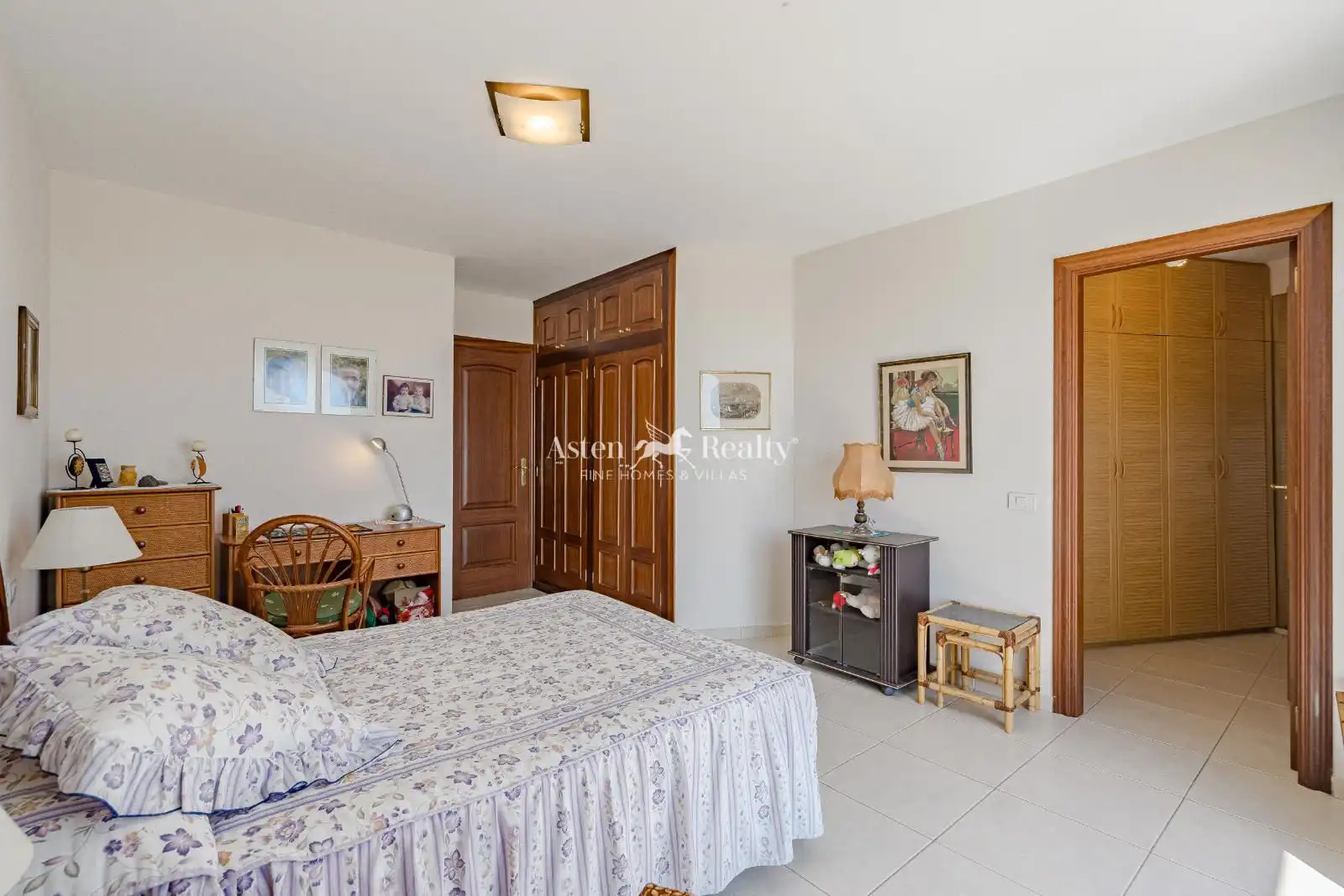 Habitación de Piso en venta en Arona con Terraza, Trastero y Piscina