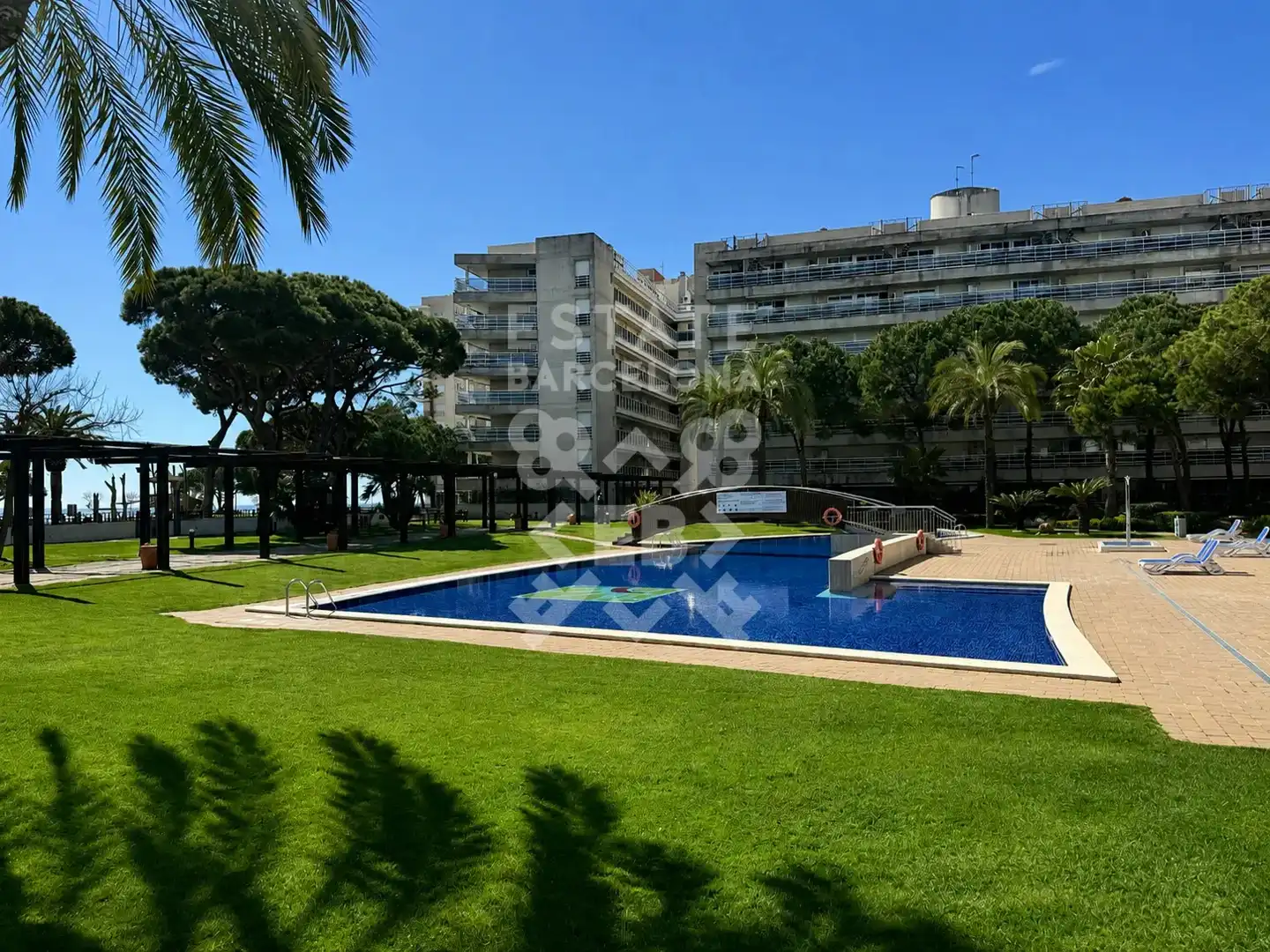 Schwimmbecken von Dachboden zum Verkauf in Blanes mit Klimaanlage, Terrasse und Gemeinschaftspool