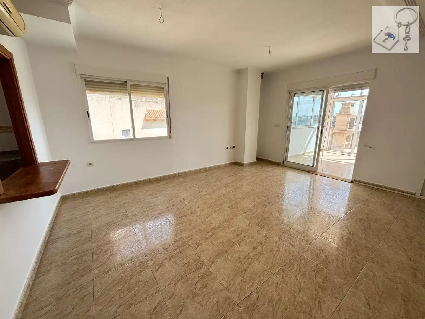 Vista exterior de Dúplex en venda en Orihuela amb Terrassa i Piscina