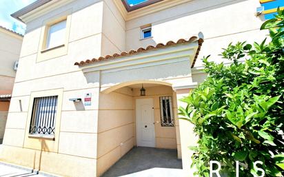 Exterior view of Single-family semi-detached for sale in Alhaurín de la Torre  with Air Conditioner, Private garden and Terrace