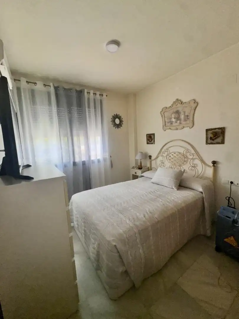 Habitación de Piso en venta en Pilas con Aire acondicionado y Calefacción