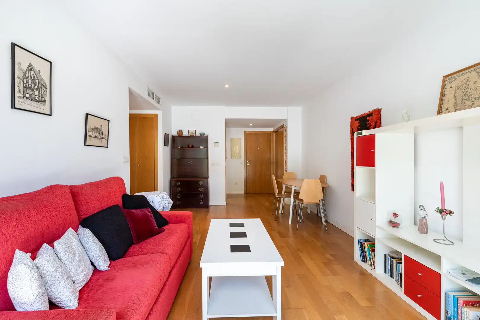 Sala d'estar de Planta baixa en venda en  Palma de Mallorca amb Jardí privat, Terrassa i Piscina comunitària