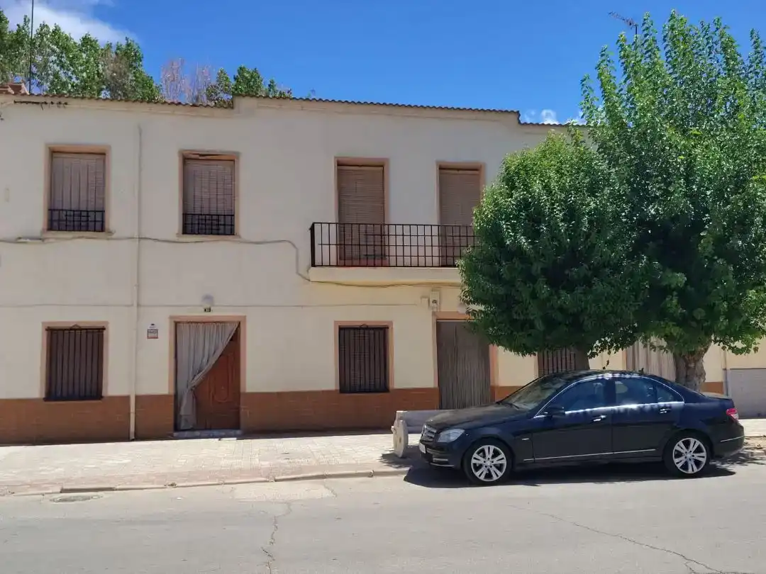 Vista exterior de Casa adosada en venda en Horcajo de Santiago