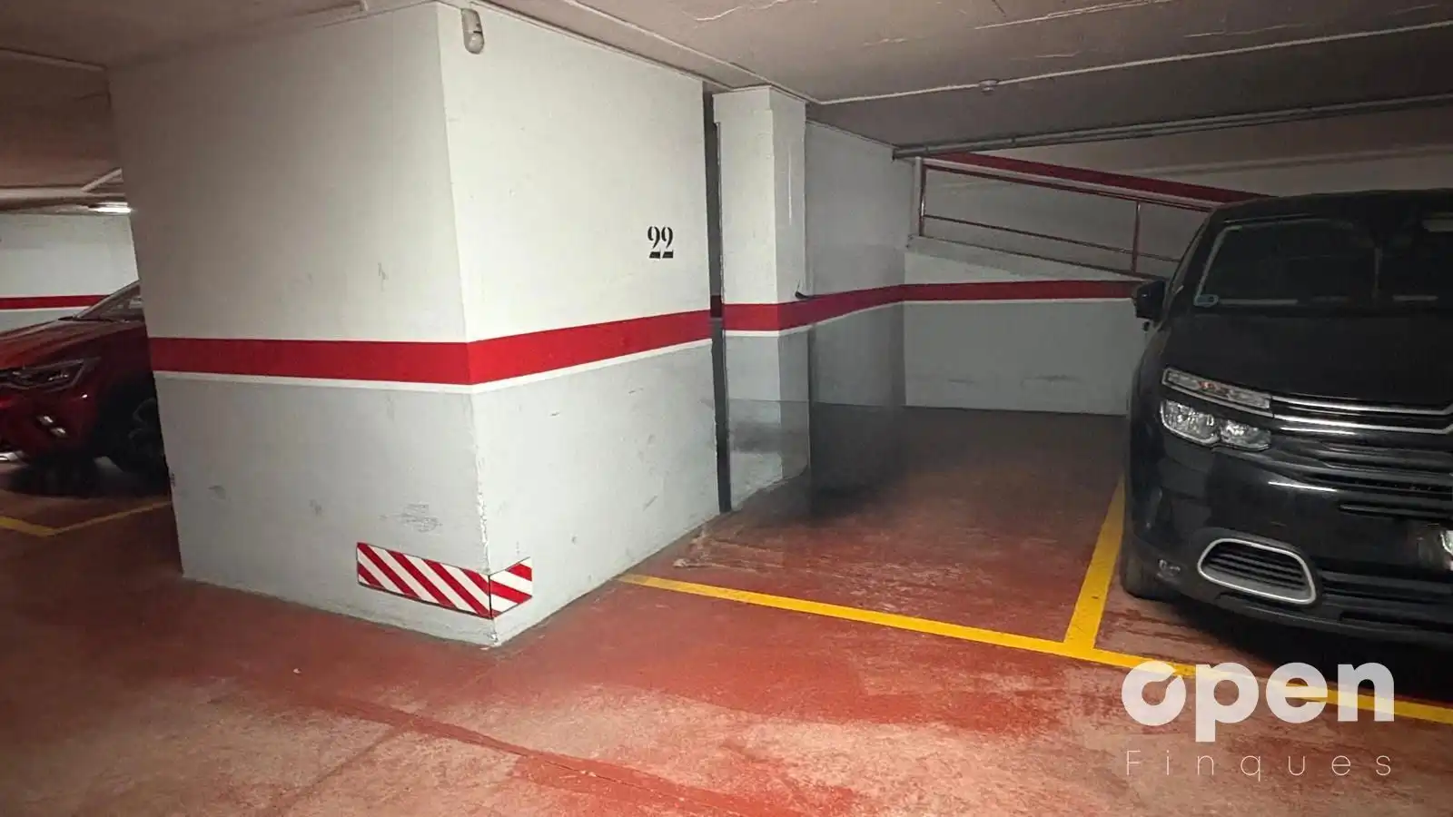 Aparcament de Pis en venda en Terrassa amb Calefacció, Terrassa i Balcó
