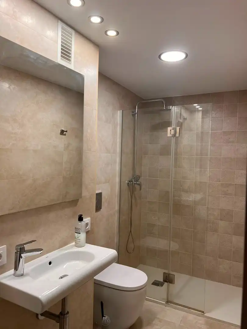 Bathroom of Flat for share in Sevilla  with Air Conditioner