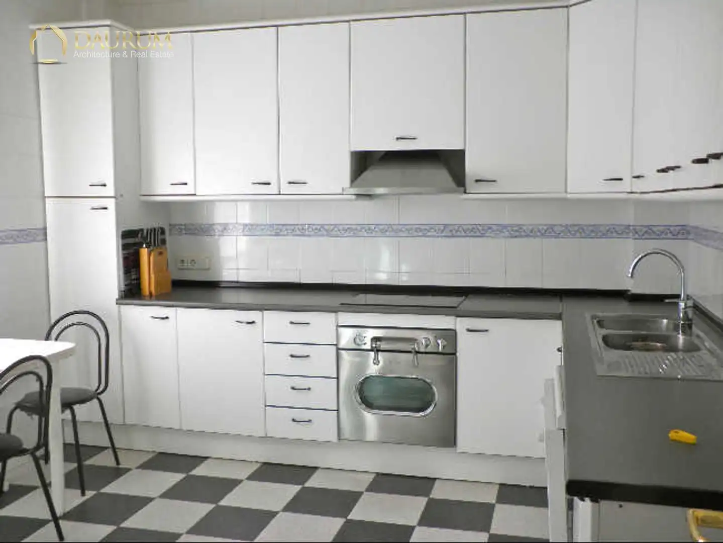 Cuina de Casa o xalet en venda en Alcalá de Guadaira amb Aire condicionat, Terrassa i Traster