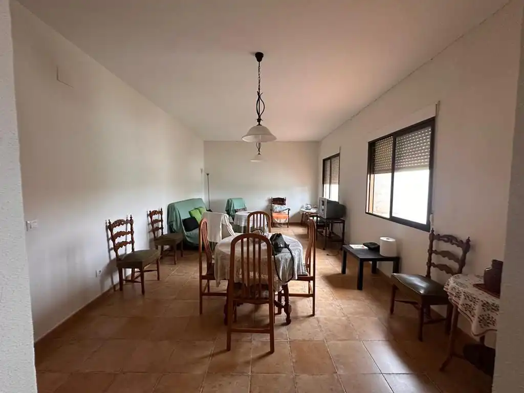 Comedor de Edificio en venta en Sisante