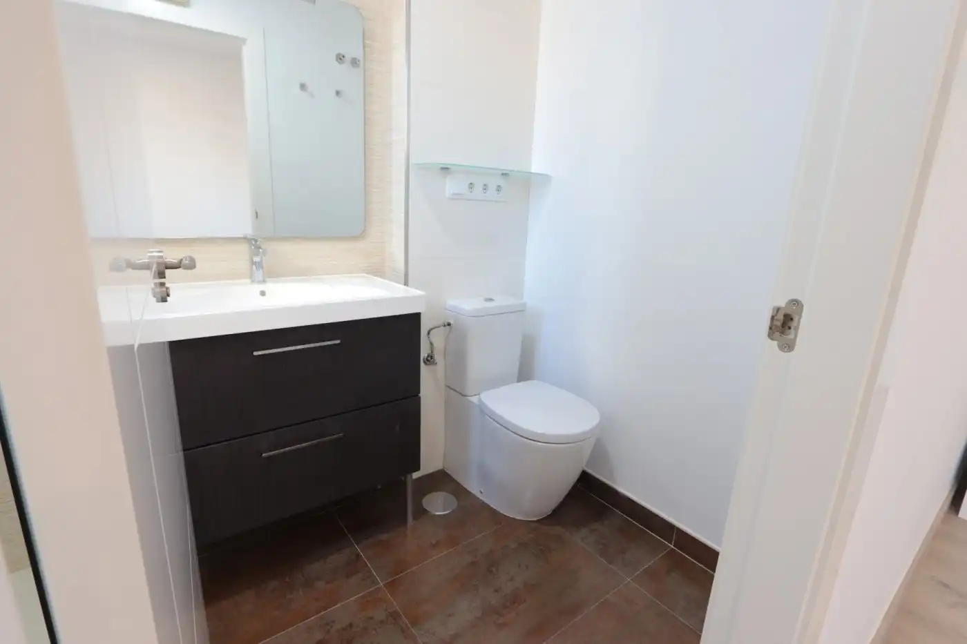 Baño de Piso en venta en Cartagena con Aire acondicionado, Calefacción y Terraza