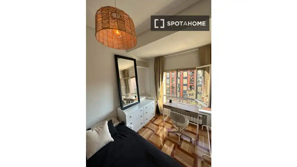 Bedroom of Flat for share in Madrid  with Air Conditioner, Heating and Terrace