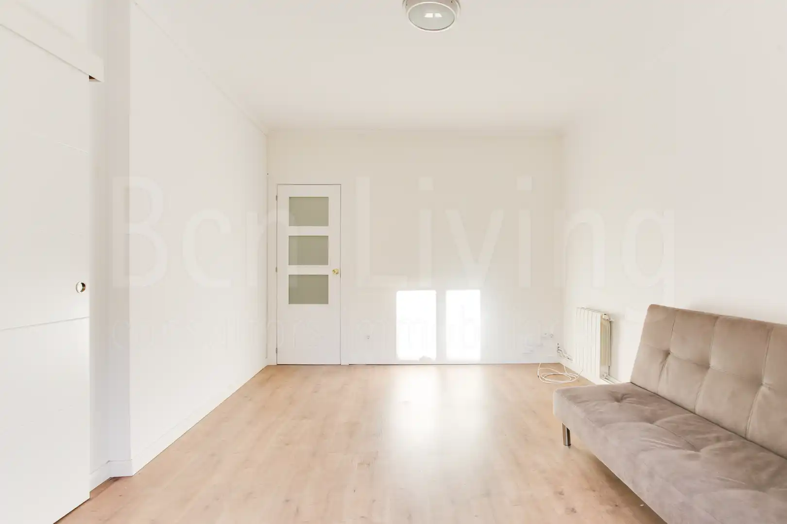 Living room of Flat for sale in Barcelona  with Heating, Parquet flooring and Furnished
