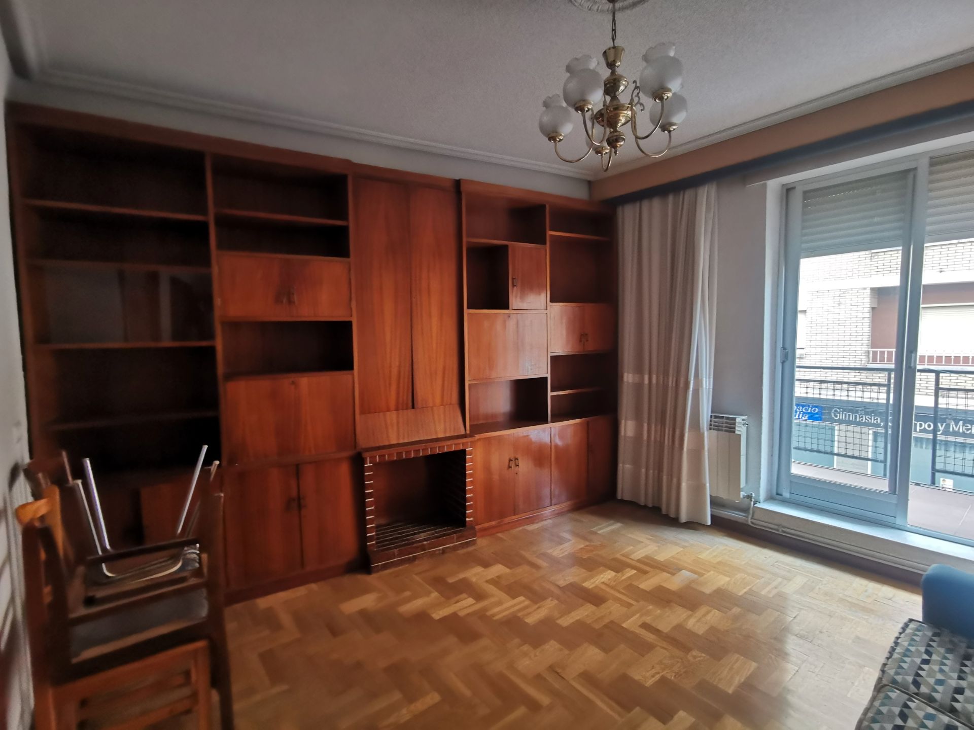 Living room of Flat for sale in Salamanca Capital  with Heating, Parquet flooring and Balcony