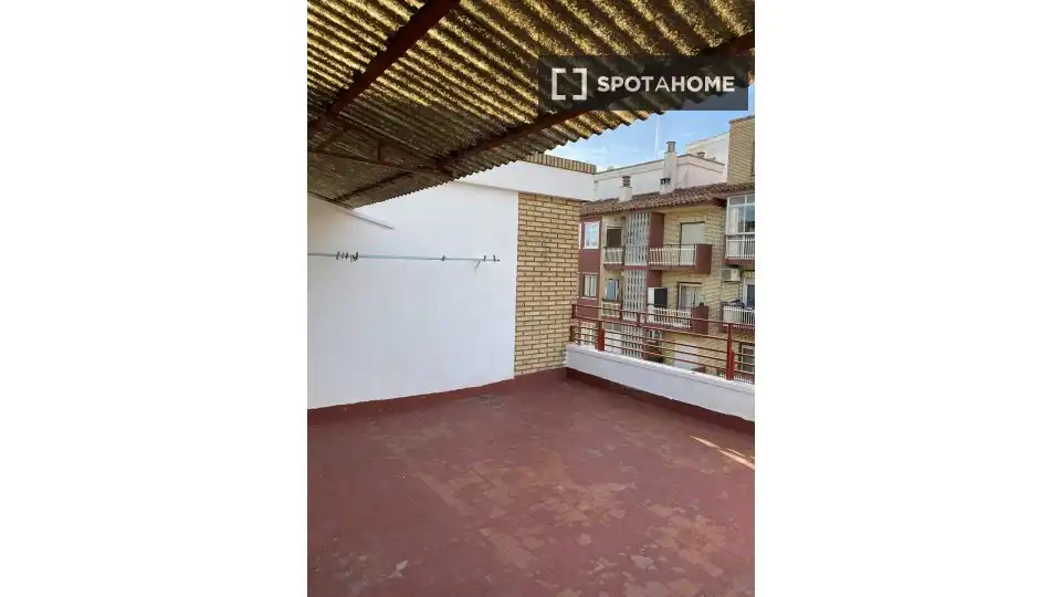 Terrasse von Wohnungen zur untervermieten in Zaragoza mit Klimaanlage, Heizung und Terrasse