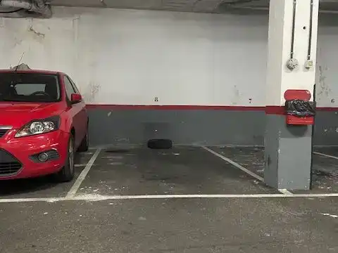 Parking de Piso en venta en Oviedo  con Parquet, Trastero y Piscina