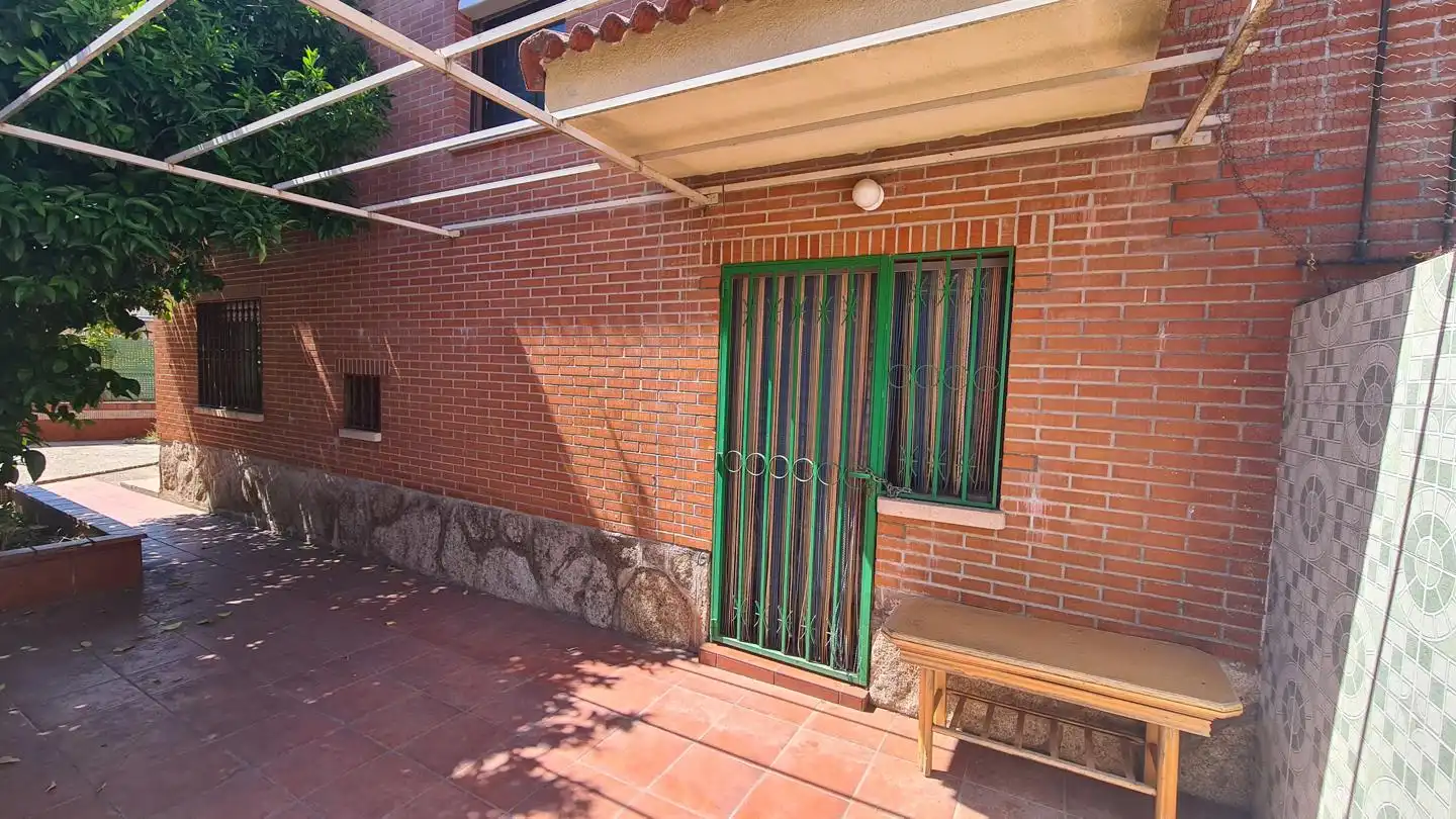 Garden of Houses for sale in La Adrada   with Private garden