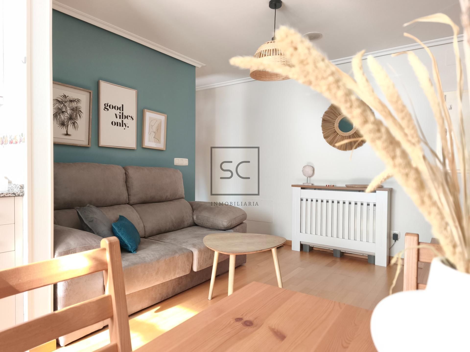 Sala d'estar de Estudi de lloguer en Narón amb Calefacció