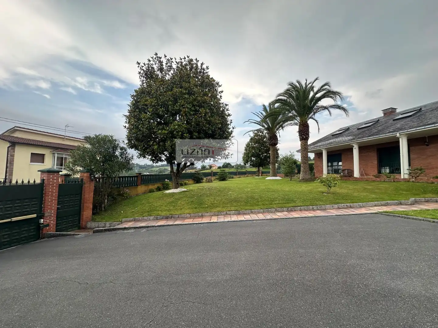 Casa o xalet en venda en Oviedo  amb Calefacció, Jardí privat i Terrassa