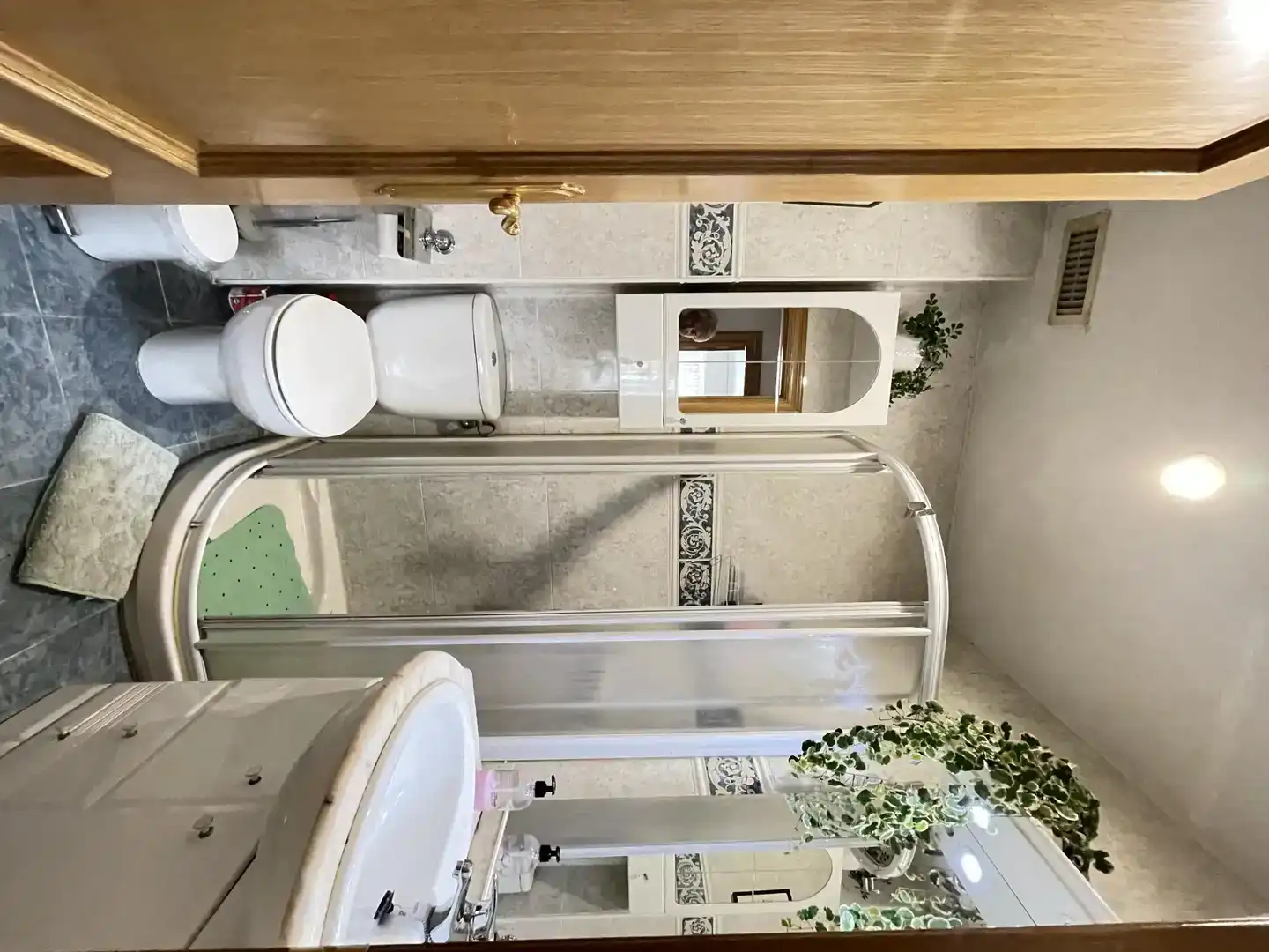 Bathroom of Flat for share in  Logroño  with Air Conditioner, Parquet flooring and Furnished