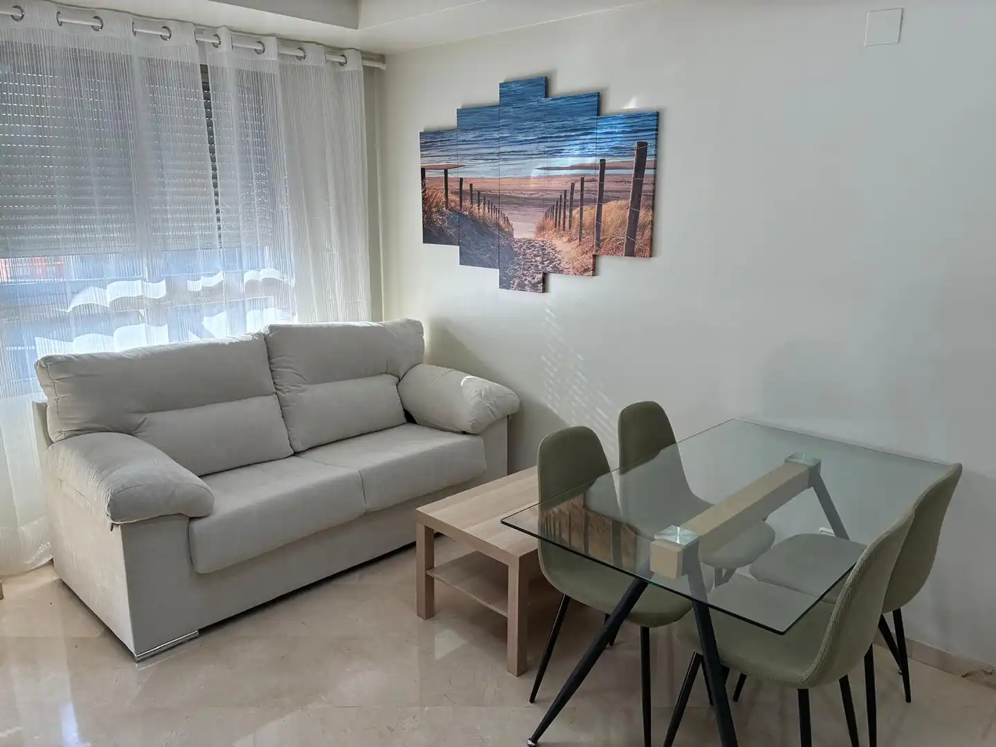 Sala d'estar de Apartament de lloguer en Valencia amb Aire condicionat, Calefacció i Terrassa