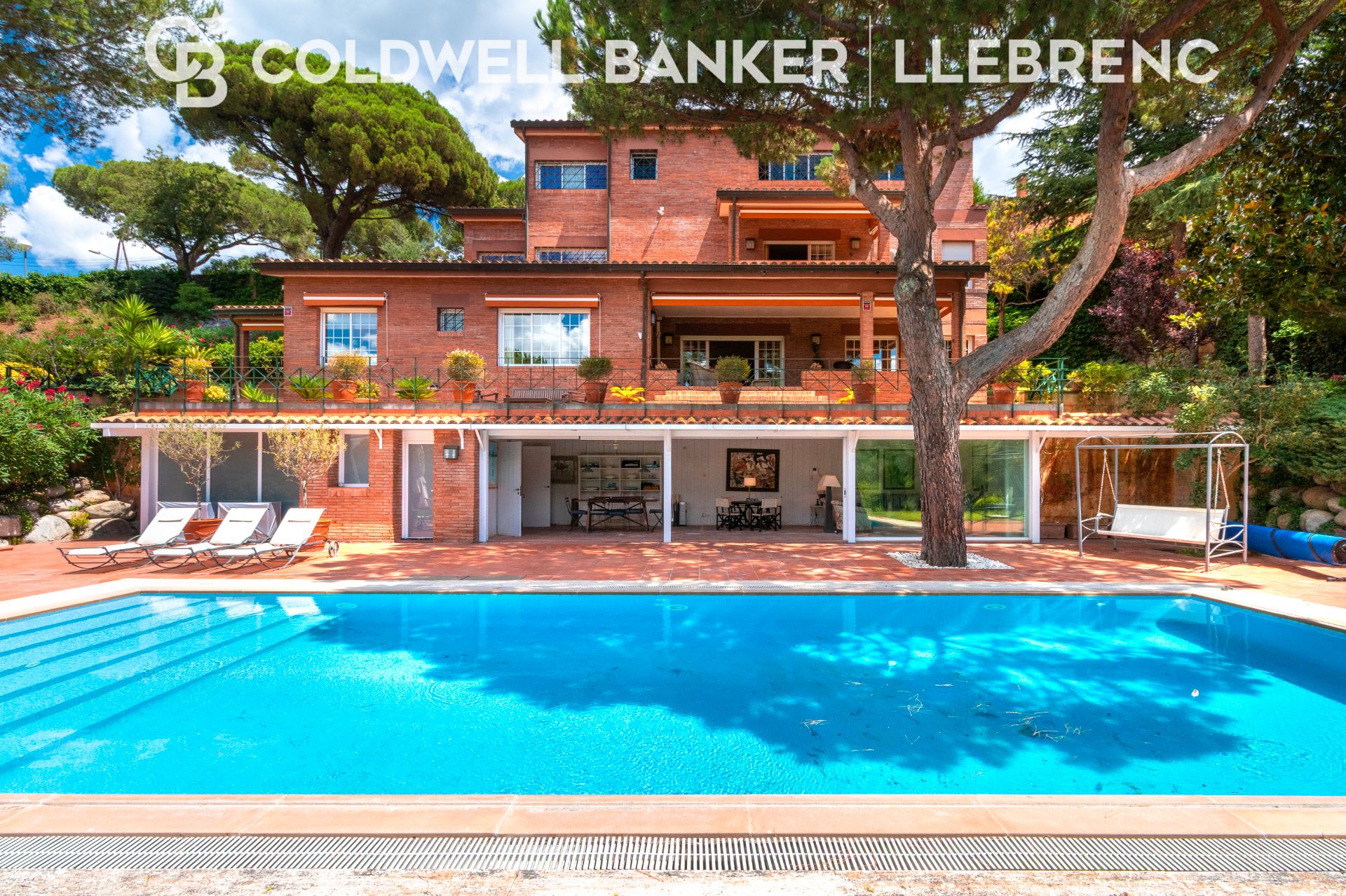 Vista exterior de Casa o xalet en venda en  Barcelona Capital amb Calefacció, Jardí privat i Parquet