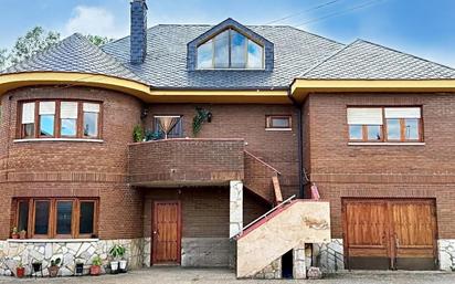 Exterior view of House or chalet for sale in Sariegos  with Air Conditioner, Heating and Terrace