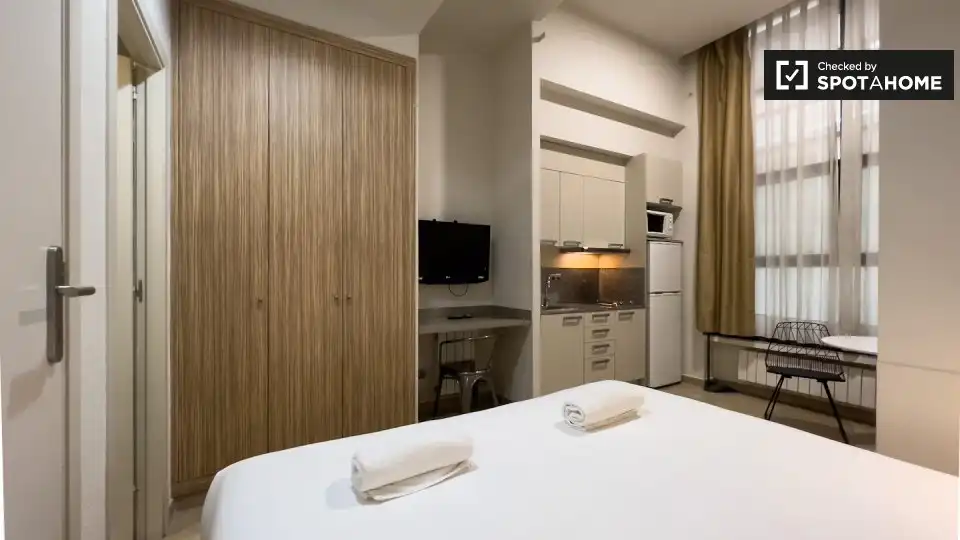 Schlafzimmer von Wohnung zur Miete in Barcelona mit Klimaanlage, Heizung und Möbliert