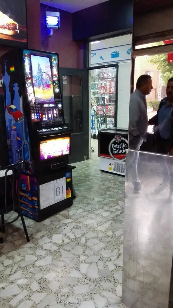 Local en venda en Móstoles amb Aire condicionat i Moblat