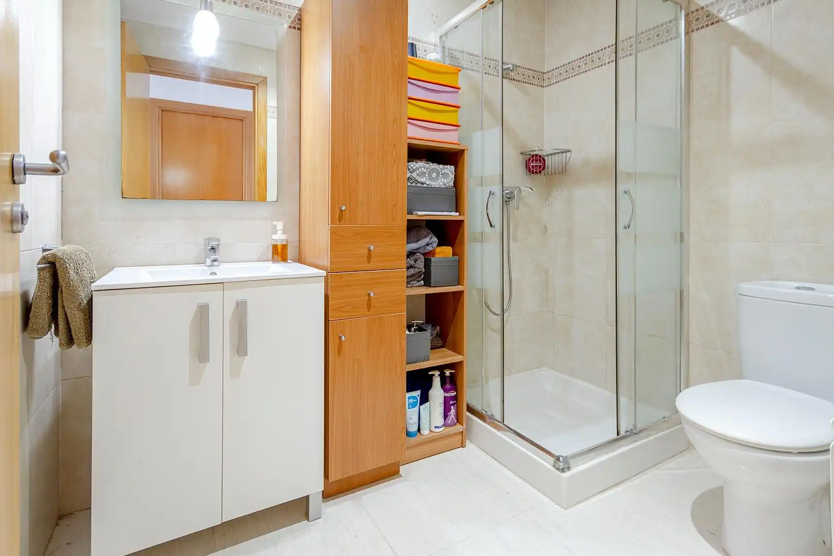 Badezimmer von Wohnung zum Verkauf in Castelldefels mit Terrasse