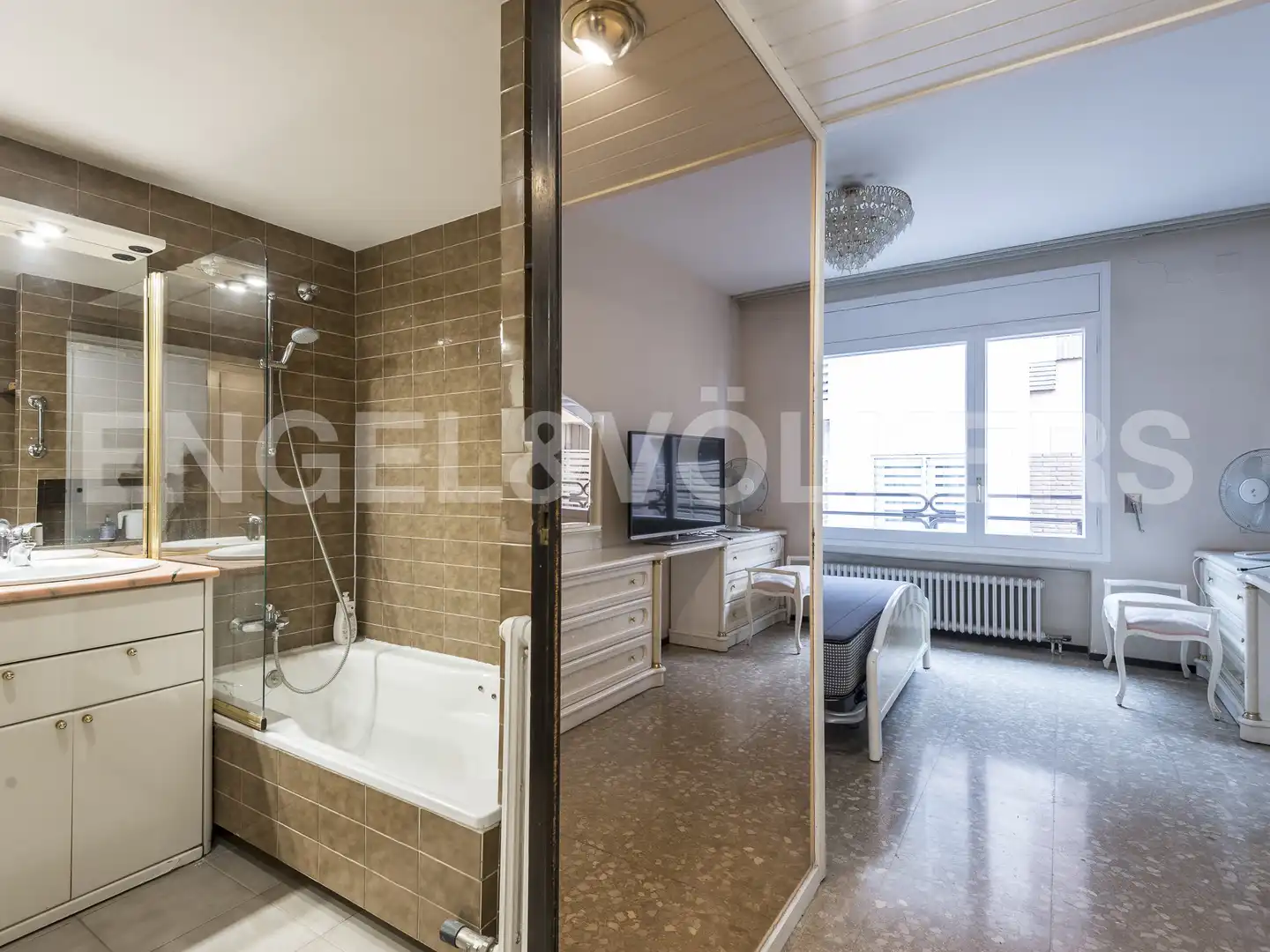 Bathroom of Flat for rent in Barcelona  with Air Conditioner, Heating and Parquet flooring