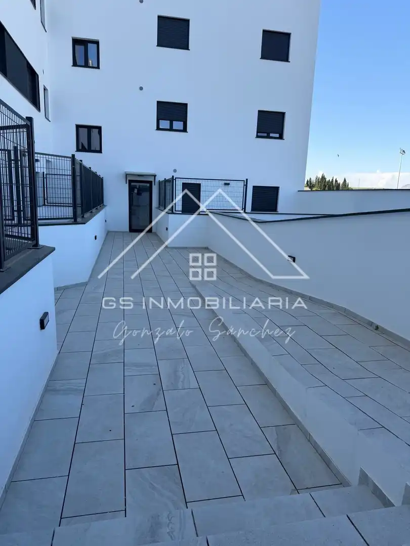Terraza de Piso en venta en Lucena con Aire acondicionado y Trastero