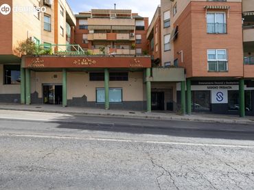Local comercial en venda a Avenida Santa Maria de la Alhambra