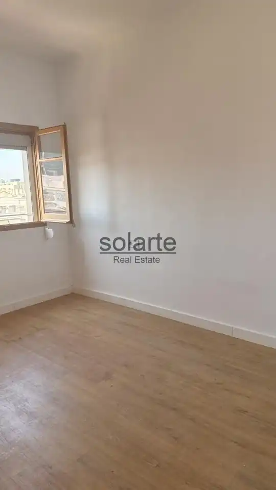Bedroom of Flat for sale in Barcelona  with Air Conditioner and Parquet flooring