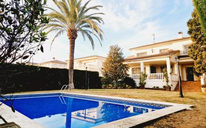 Piscina de Casa o xalet en venda en El Vendrell amb Calefacció, Jardí privat i Terrassa