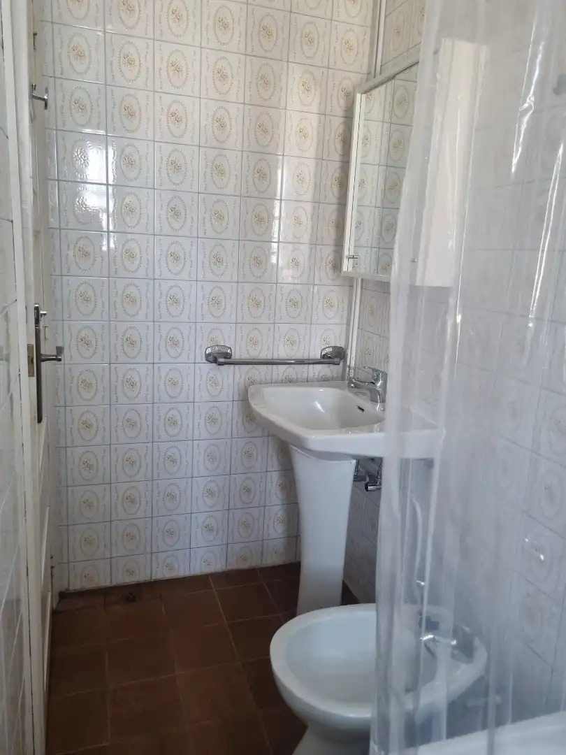 Bathroom of Apartments for rent in Santiago de Compostela   with Heating, Parquet flooring and Furnished