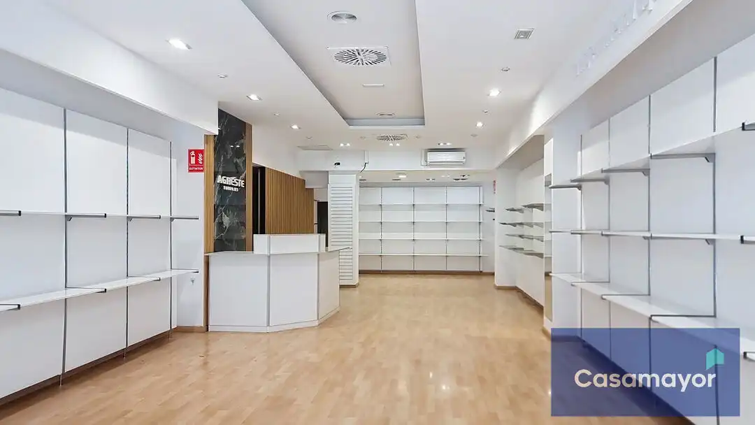 Local comercial de lloguer a Carrer General O'Donnell, imagen 4