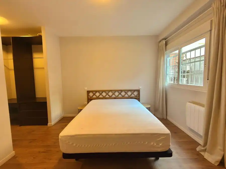 Bedroom of Flat for sale in Chamberí